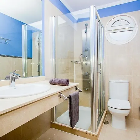 Playa Blanca Sleeps 8 Pool Air Con Wifi Villa